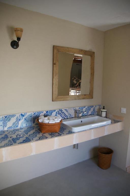 Hotel Rural Cal Torner Adults Only Guiamets Bagian luar foto